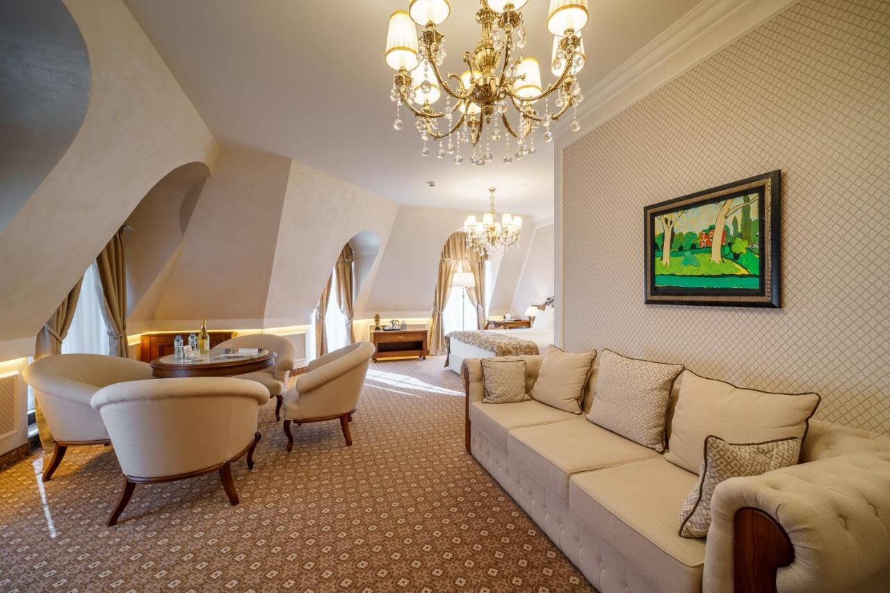 Residence City Garden - Certificate Of Excellence Top 10 Best Five-Stars City Hotels For 2024 Awarded By Htif Plovdiv Buitenkant foto