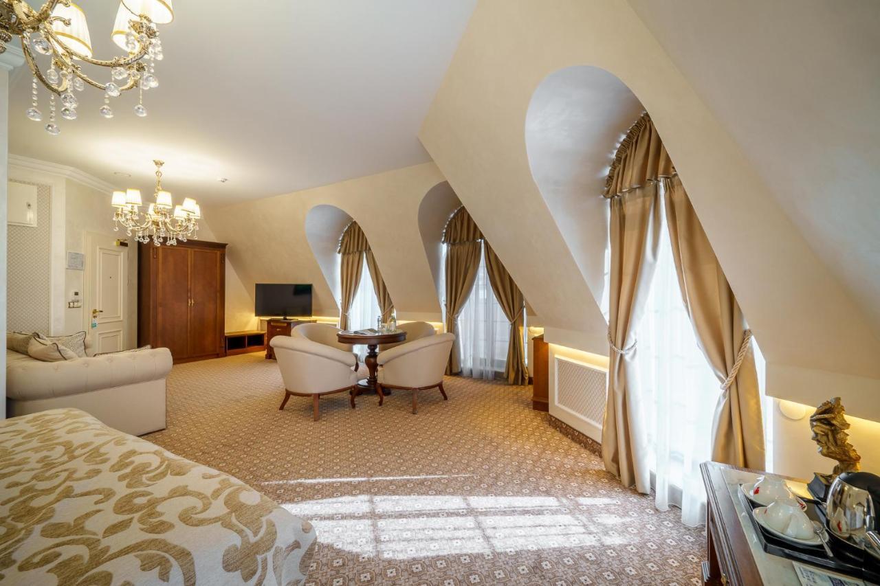 Residence City Garden - Certificate Of Excellence Top 10 Best Five-Stars City Hotels For 2024 Awarded By Htif Plovdiv Buitenkant foto