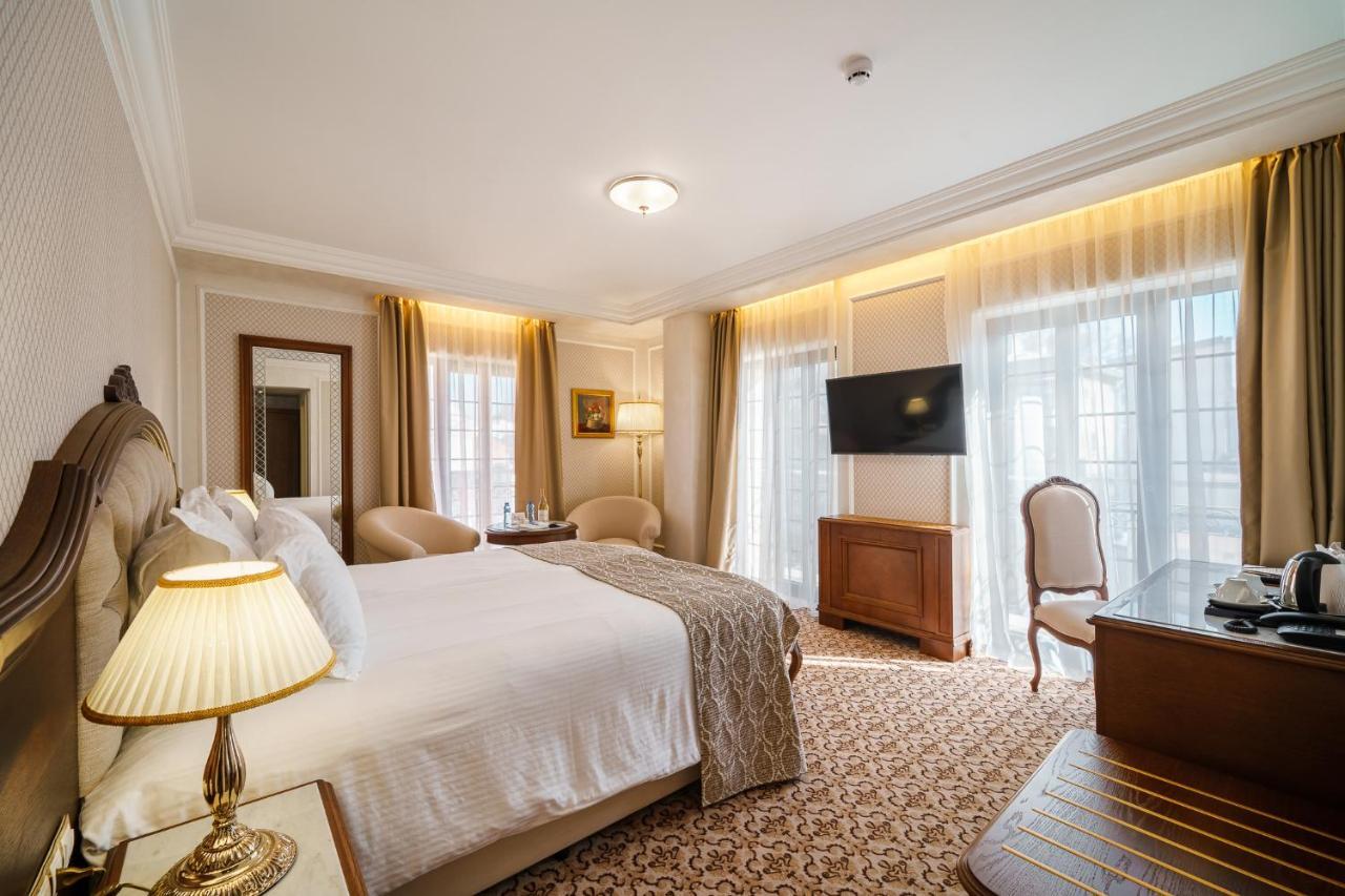 Residence City Garden - Certificate Of Excellence Top 10 Best Five-Stars City Hotels For 2024 Awarded By Htif Plovdiv Buitenkant foto