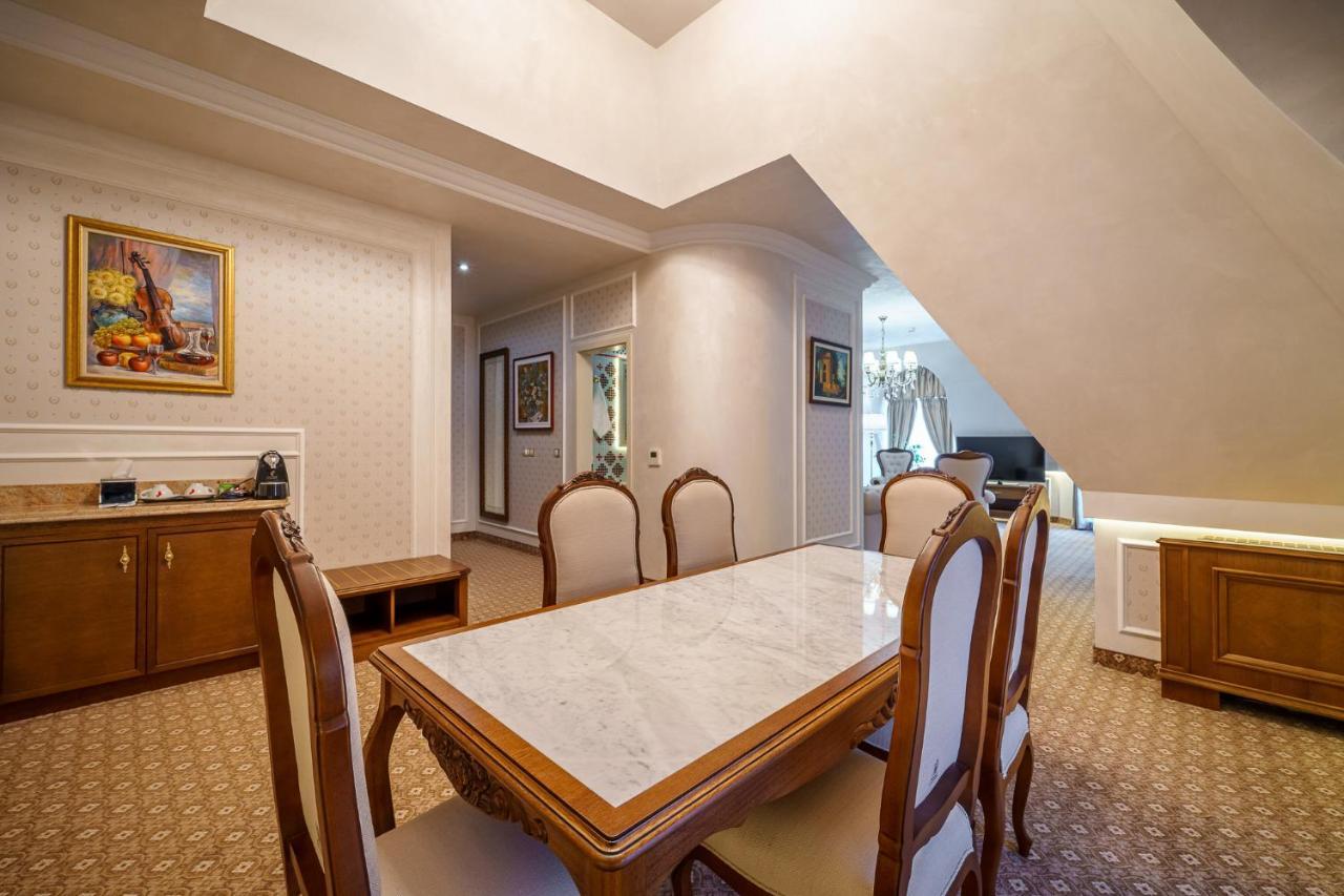 Residence City Garden - Certificate Of Excellence Top 10 Best Five-Stars City Hotels For 2024 Awarded By Htif Plovdiv Buitenkant foto