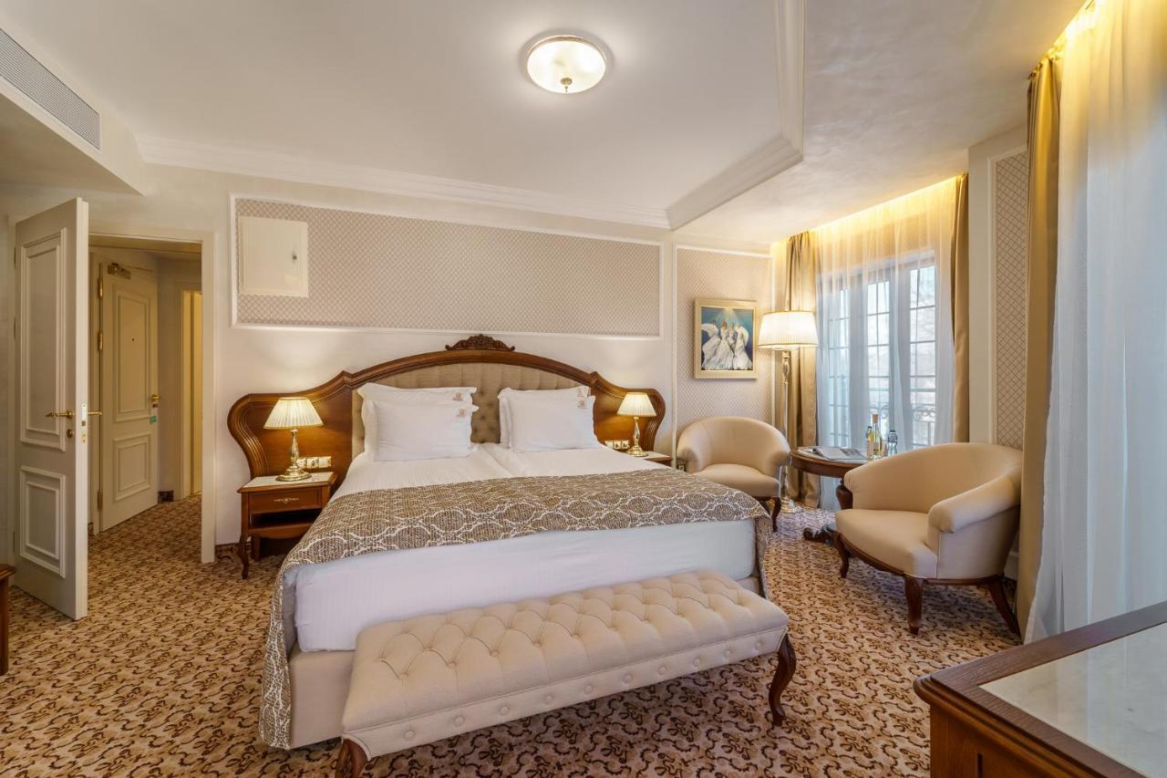 Residence City Garden - Certificate Of Excellence Top 10 Best Five-Stars City Hotels For 2024 Awarded By Htif Plovdiv Buitenkant foto