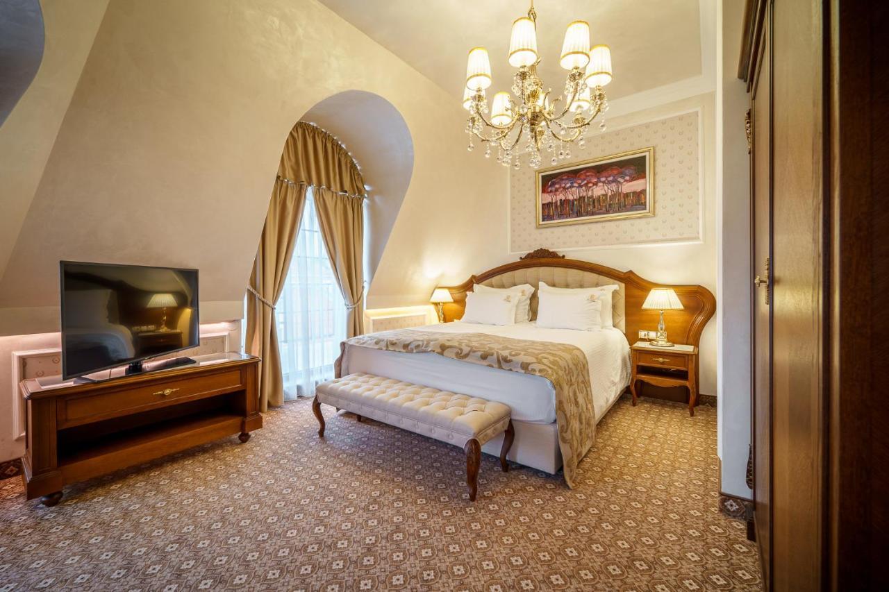 Residence City Garden - Certificate Of Excellence Top 10 Best Five-Stars City Hotels For 2024 Awarded By Htif Plovdiv Buitenkant foto