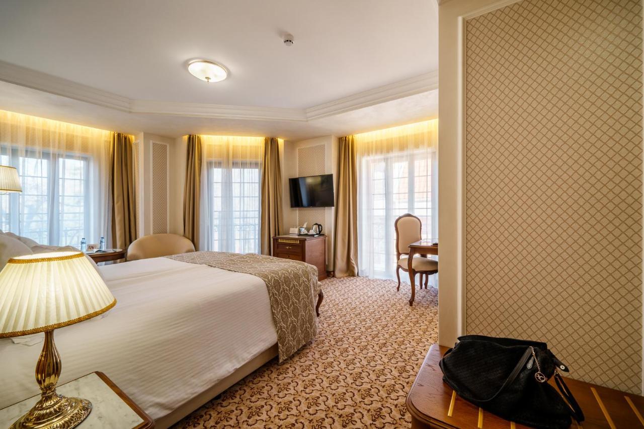Residence City Garden - Certificate Of Excellence Top 10 Best Five-Stars City Hotels For 2024 Awarded By Htif Plovdiv Buitenkant foto
