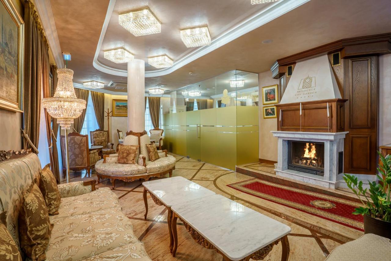 Residence City Garden - Certificate Of Excellence Top 10 Best Five-Stars City Hotels For 2024 Awarded By Htif Plovdiv Buitenkant foto