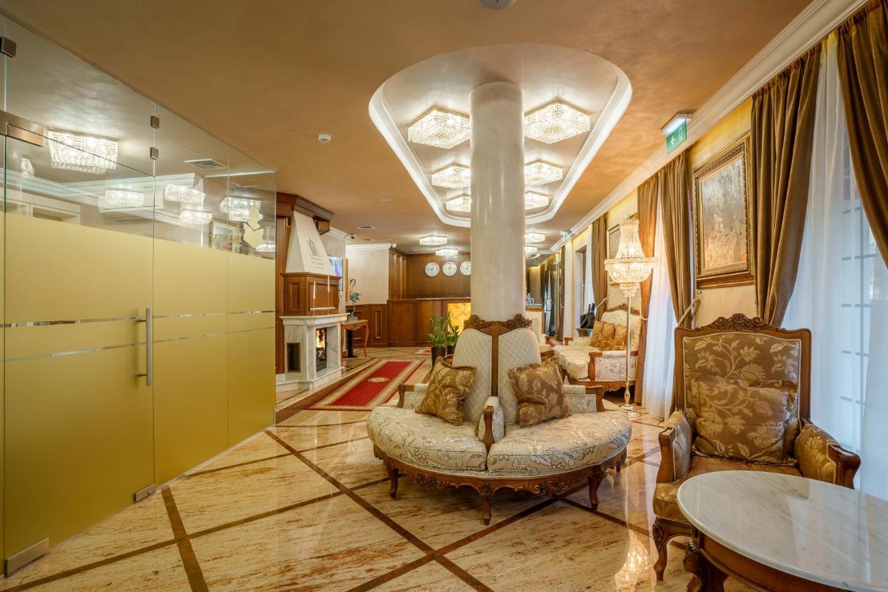 Residence City Garden - Certificate Of Excellence Top 10 Best Five-Stars City Hotels For 2024 Awarded By Htif Plovdiv Buitenkant foto
