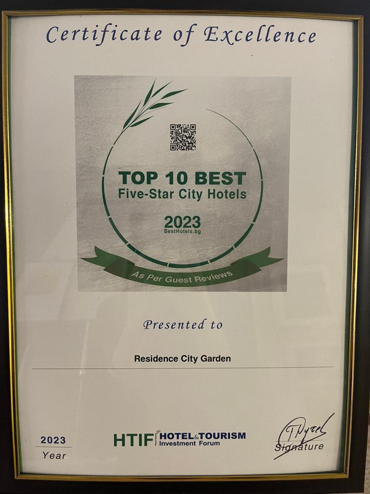 Residence City Garden - Certificate Of Excellence Top 10 Best Five-Stars City Hotels For 2024 Awarded By Htif Plovdiv Buitenkant foto