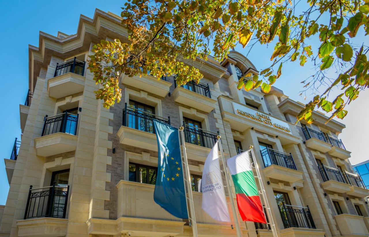 Residence City Garden - Certificate Of Excellence Top 10 Best Five-Stars City Hotels For 2024 Awarded By Htif Plovdiv Buitenkant foto