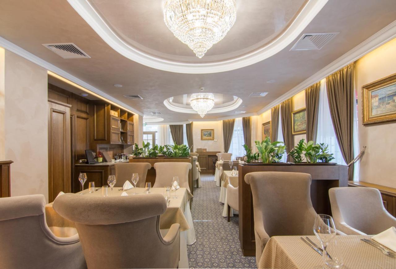 Residence City Garden - Certificate Of Excellence Top 10 Best Five-Stars City Hotels For 2024 Awarded By Htif Plovdiv Buitenkant foto