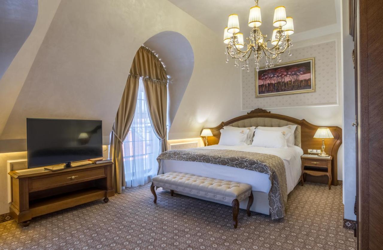 Residence City Garden - Certificate Of Excellence Top 10 Best Five-Stars City Hotels For 2024 Awarded By Htif Plovdiv Buitenkant foto